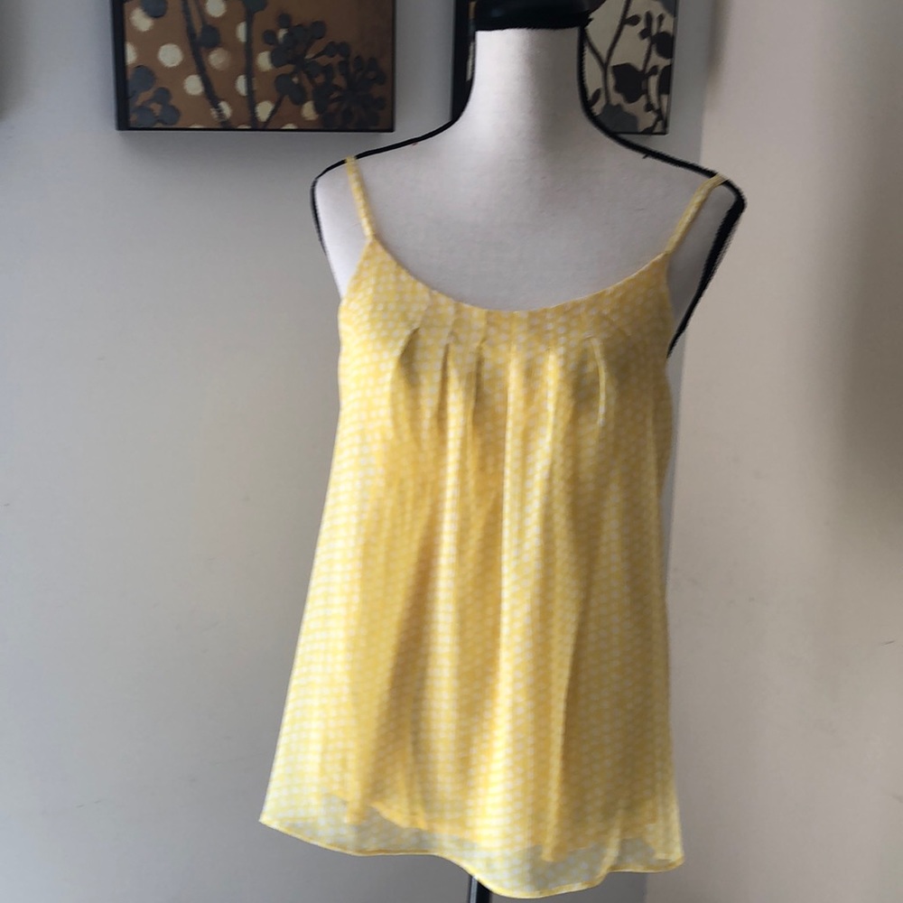 NEW YORK & COMPANY SUNNY YELLOW CAMI SIZE M